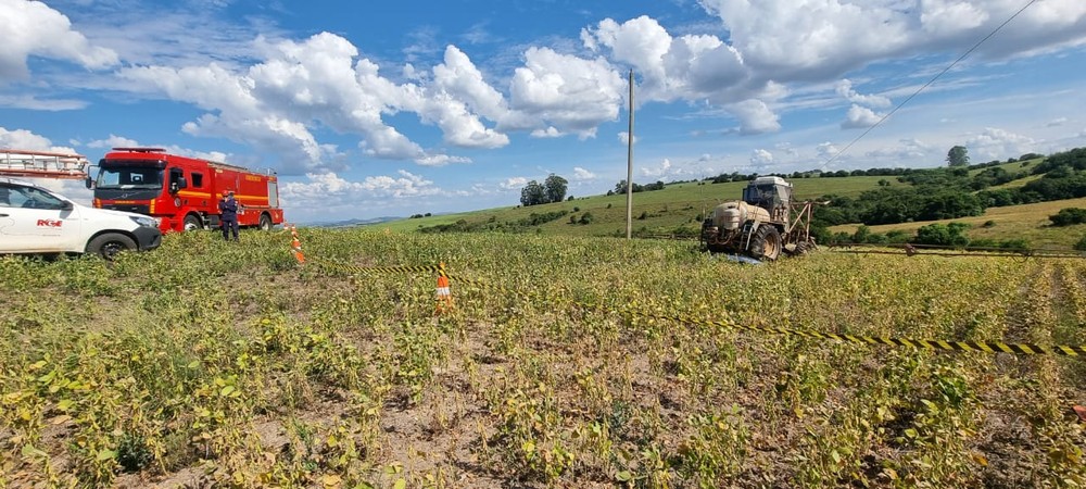 Trabalhador é eletrocutado após trator encostar em fiação de propriedade rural em São Sepé