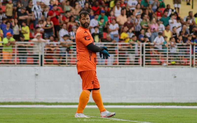 Goleiro Nilton Brilha no Jogo dos Famosos e Conquista Corações dos Ex-jogadores