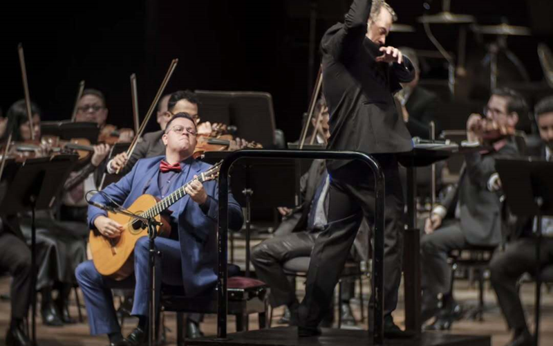 Walmor Boza encanta com seu violão: recital espanhol grátis no Teatro da