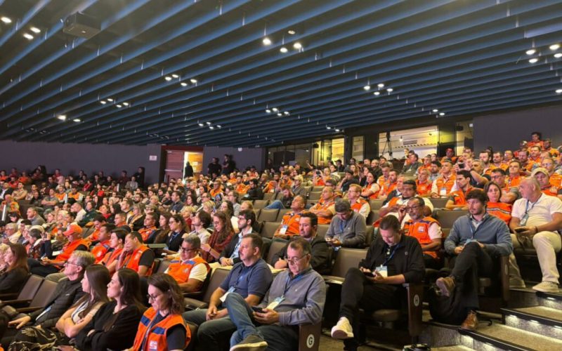 “Ciência, tecnologia e solidariedade: encontro de mentes brilhantes no Paraná para combater