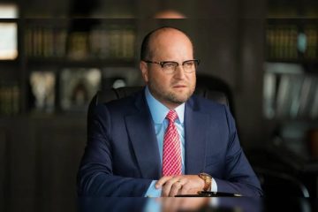 Quadros de Di Cavalcanti, bebidas de luxo e boné trumpista: o que a PF apreendeu na mansão de Nelson Wiliansc