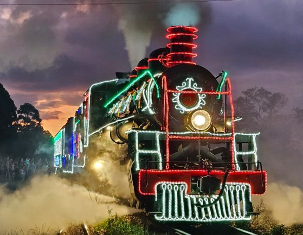 Maria Fumaça Iluminada encantará Curitiba a partir do dia 7 de dezembro