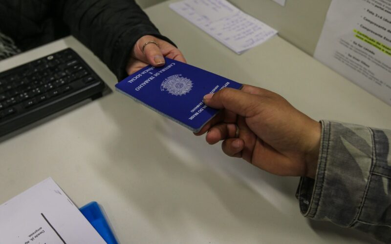 346,4 mil postos de trabalho com registro formal foram criados no Paraná de janeiro de 2023 a novembro de 2025