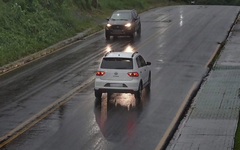 Operação Olho Vivo resulta em aumento significativo de prisões e veículos recuperados no estado do Paraná.