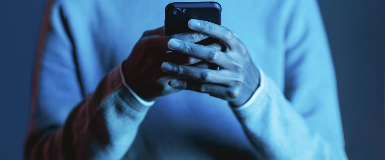 Atenção no Dia dos Namorados: Polícia Civil emite alerta sobre fraudes amorosas