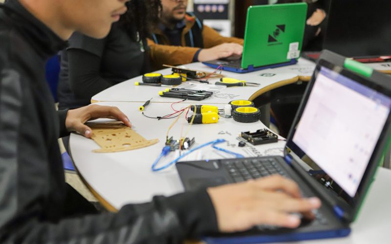 Curitiba sedia encontro gratuito sobre inovações em robótica móvel industrial