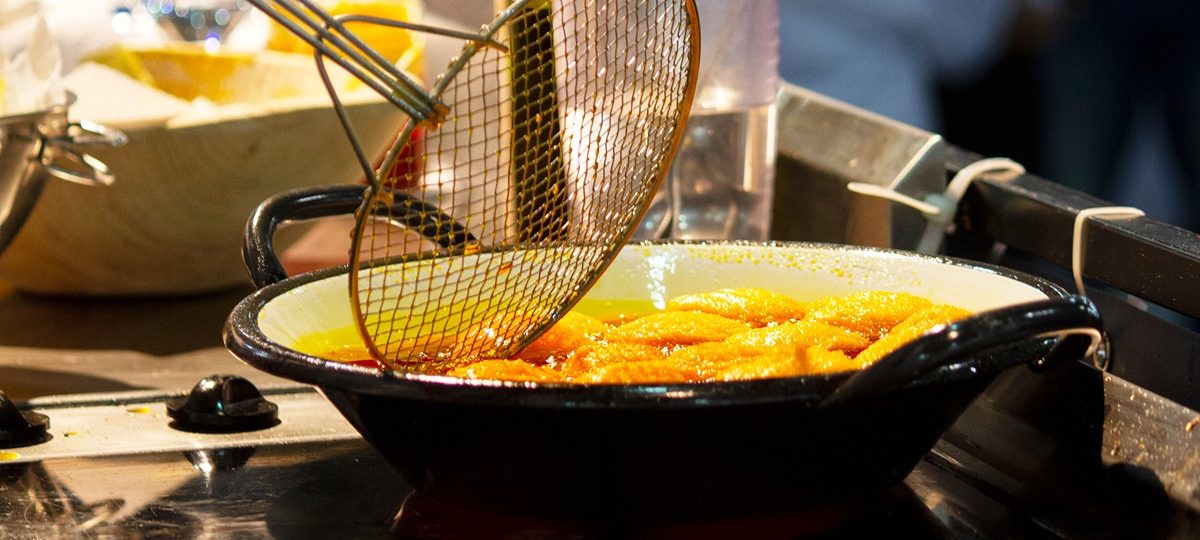 O uso excessivo de óleo prejudica a qualidade dos pratos e desanima frequentadores de estabelecimentos gastronômicos